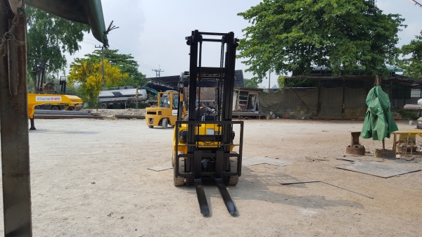 ขายรถยก2.5ตันดีเซล..165.000..เสา4เมตร...ดีเซล