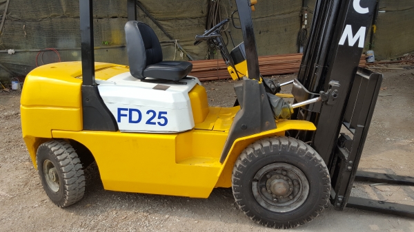 ขายรถยก2.5ตันดีเซล..165.000..เสา4เมตร...ดีเซล