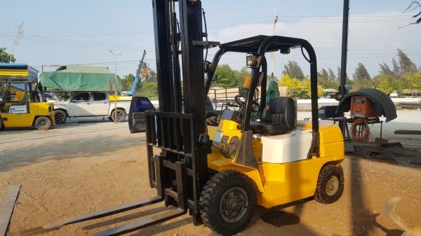 ขายรถยก2.5ตันดีเซล..165.000..เสา4เมตร...ดีเซล