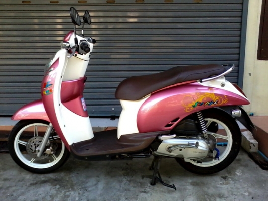 ขายScoopy-i ล้อแม็กรถเดิมสภาพดี สีสวย