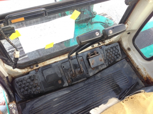 Komatsu PC30-7 พร้อมหัวเก๋ง สวยๆจากญี่ปุ่น พร้อมใช้ แทรคเหล็ก โทร.090-986-2521 อ๊อบ Komatsu PC30-7 พร้อมหัวเก๋ง สวยๆจากญี่ปุ่น พร้อมใช้ แทรคเหล็ก โทร.090-986-2521 อ๊อบ