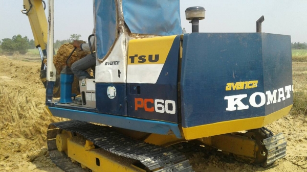 ขายรถแบคโฮ KOMATSU PC60-6 กับ KOMATSU PC60-1 มีแอร์พร้อม ราคารวม 2 คัน 600000 ขายรถแบคโฮ KOMATSU PC60-6 กับ KOMATSU PC60-1 มีแอร์พร้อม ราคารวม 2 คัน 600000