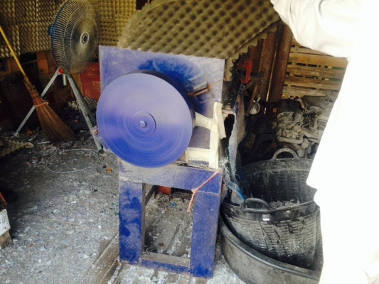 ขายเครื่องบดพลาสติก ใช้เครื่องยนต์ ติดแก็สราคาถูก