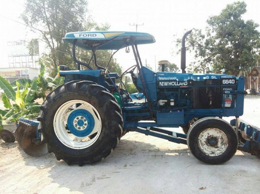 ขายรถไถฟร์อด 6640 1เพลา เล่มทะเบียนผาน3ผาน7ใบดันหน้า ยางดี สภาพสวยพร้อมใช้งานเครื่องเดิมปั๊มแห้ง พร้อมทำงาน