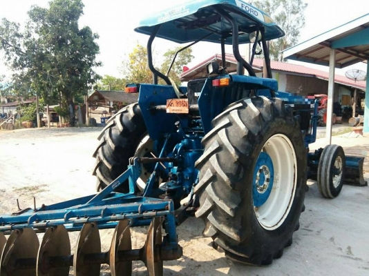 ขายรถไถฟร์อด 6640 1เพลา เล่มทะเบียนผาน3ผาน7ใบดันหน้า ยางดี สภาพสวยพร้อมใช้งานเครื่องเดิมปั๊มแห้ง พร้อมทำงาน