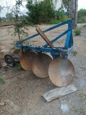 ขายรถไถฟร์อด 6640 1เพลา เล่มทะเบียนผาน3ผาน7ใบดันหน้า ยางดี สภาพสวยพร้อมใช้งานเครื่องเดิมปั๊มแห้ง พร้อมทำงาน