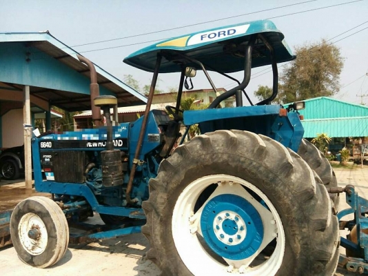 ขายรถไถฟร์อด 6640 1เพลา เล่มทะเบียนผาน3ผาน7ใบดันหน้า ยางดี สภาพสวยพร้อมใช้งานเครื่องเดิมปั๊มแห้ง พร้อมทำงาน