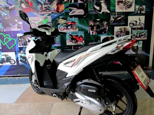 ( ฟรีดาวน์ ) all new click 125 i ไฟหน้า LED สีขาว ตัวท็อปสุด ล้อแม็ก ระบบ idling stop คอมบายเบลก ไมล์ 6 พันโล 45900