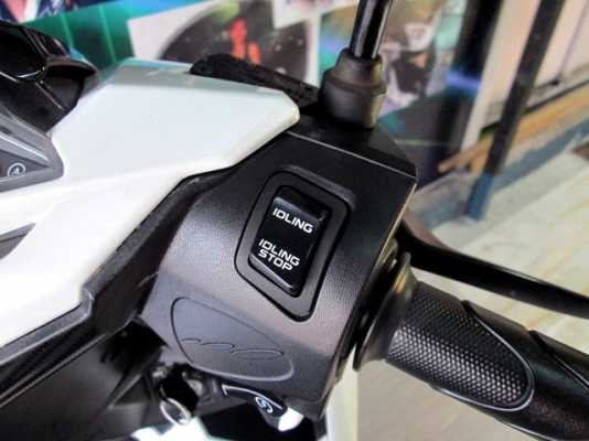 ( ฟรีดาวน์ ) all new click 125 i ไฟหน้า LED สีขาว ตัวท็อปสุด ล้อแม็ก ระบบ idling stop คอมบายเบลก ไมล์ 6 พันโล 45900