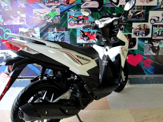 ( ฟรีดาวน์ ) all new click 125 i ไฟหน้า LED สีขาว ตัวท็อปสุด ล้อแม็ก ระบบ idling stop คอมบายเบลก ไมล์ 6 พันโล 45900