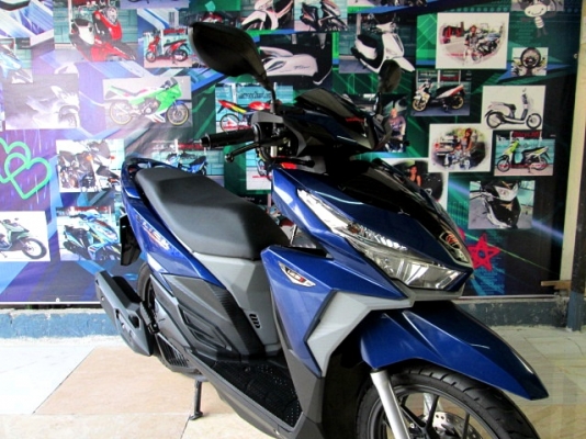 ( ฟรีดาวน์ ) all new  click 125 i ไฟหน้า LED ตัวท็อป สีน้ำเงิน โฉมใหม่ ลายใหม่ล่าสุด 2016 ไมล์น้อย 270 กม.สภาพน้องๆป้ายแดง 48900