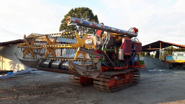 รถเกี่ยวข้าววรพจน์อุ้ม2.7 ตัน เครื่อง6hh1เทอร์โบ ตัวเดิน 12L