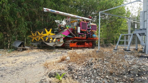 รถเกี่ยวข้าววรพจน์อุ้ม2.7 ตัน เครื่อง6hh1เทอร์โบ ตัวเดิน 12L