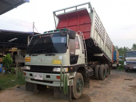 ขายรถดั้ม2เพลา HINO FM3M เครื่อง240แรง พาวเวอร์ ทิฟฟี่ สโลเดิม ภายในสวย แอร์เย็นฉ่ำ มีลำโพงลากพ่วง ยางใหม่สภาพดี เอกสารพร้อมโอน สนใจโทร 090-8588220คุณนะ 093-3258446คุณบิว หรือเข้าดูสินค้าอื่นๆได้ที่ www.truck.in.th/498 หรือเพจFacebook ณรงค์ ซื้อขายรถมือสอ