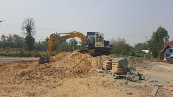 ขายรถขุดแบ็ค komatsu120-3 ช่วงล่างดีเอวแน่น บูมสวยเดิม สภาพใช้งานได้ปกติ ภายในเดิม ฝาครอบหลังครบ ขายรถขุดแบ็ค komatsu120-3 ช่วงล่างดีเอวแน่น บูมสวยเดิม สภาพใช้งานได้ปกติ ภายในเดิม ฝาครอบหลังครบ