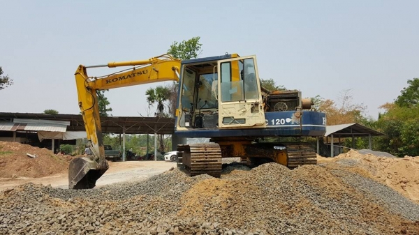 ขายรถขุดแบ็ค komatsu120-3 ช่วงล่างดีเอวแน่น บูมสวยเดิม สภาพใช้งานได้ปกติ ภายในเดิม ฝาครอบหลังครบ ขายรถขุดแบ็ค komatsu120-3 ช่วงล่างดีเอวแน่น บูมสวยเดิม สภาพใช้งานได้ปกติ ภายในเดิม ฝาครอบหลังครบ