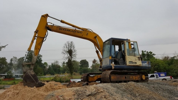 ขายรถขุดแบ็ค komatsu120-3 ช่วงล่างดีเอวแน่น บูมสวยเดิม สภาพใช้งานได้ปกติ ภายในเดิม ฝาครอบหลังครบ ขายรถขุดแบ็ค komatsu120-3 ช่วงล่างดีเอวแน่น บูมสวยเดิม สภาพใช้งานได้ปกติ ภายในเดิม ฝาครอบหลังครบ