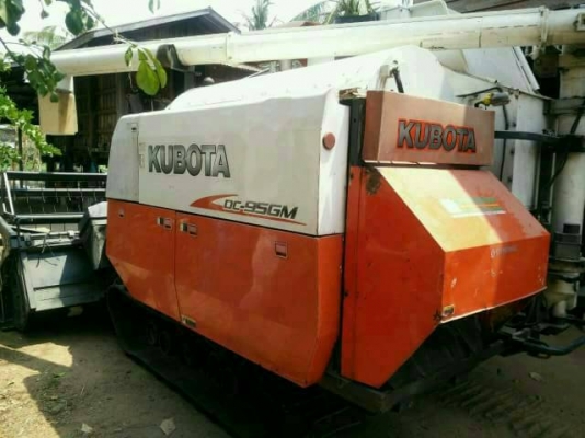 รถเกี่ยวคูโบต้าDC95GM อุ้ม จดปี54 ทำงาน2200ชม มีเทลเลอลากพร้อม เล่มพร้อม โอนครับ.