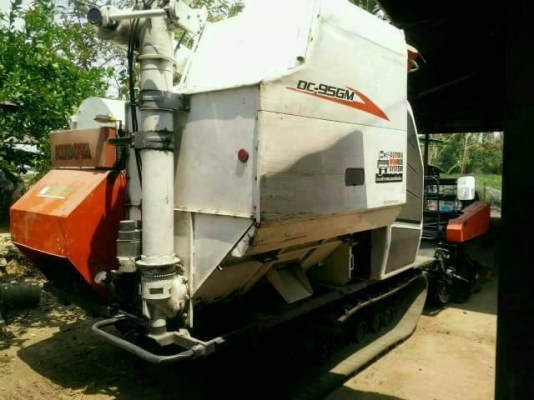 รถเกี่ยวคูโบต้าDC95GM อุ้ม จดปี54 ทำงาน2200ชม มีเทลเลอลากพร้อม เล่มพร้อม โอนครับ.