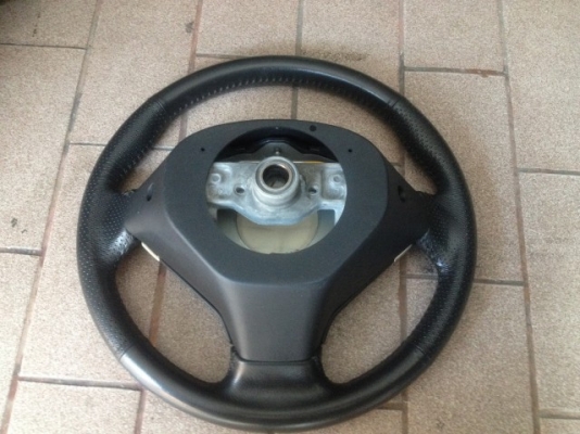 วง TOYOTA 3ก้านหนังเย็บโลโก้เเดงเก่าญี่ปุ่นเเท้สภาพดีไม่มีตัวจุดเเอรเเบ็ก