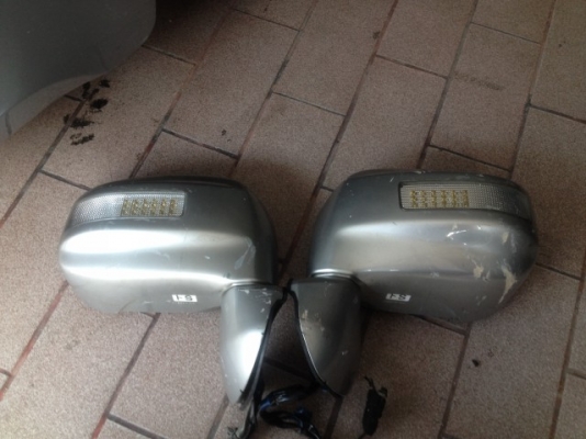 กระจกมองข้าง NISSAN มีไฟเลี้ยว LED เก่าญี่ปุ่นเเท้ไม่ทราบรุ่นเอาไปเเปลงใส่ได้