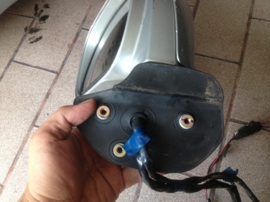 กระจกมองข้าง NISSAN มีไฟเลี้ยว LED เก่าญี่ปุ่นเเท้ไม่ทราบรุ่นเอาไปเเปลงใส่ได้