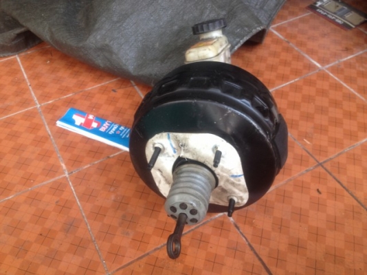 หม้อลมเบรค FORD ESCAPE เก่าญี่ปุ่นเเท้สภาพดี