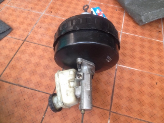 หม้อลมเบรค FORD ESCAPE เก่าญี่ปุ่นเเท้สภาพดี