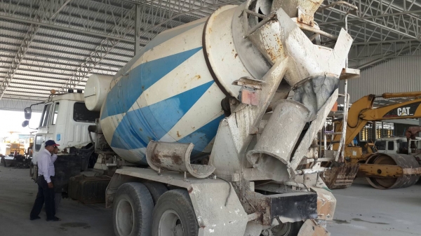 ขายสิบล้อโม่ปูน HINO สภาพพร้อมใช้งาน เครื่องเกียร์ดี โม่ตรง7คิวสภาพสวยพร้อมใช้งาน ยางพร้อมใฃ้ คัชชีดี ภายในเรียบร้อย เอกสารเล่มทะเบียนภาษีไม่ขาดพร้อมโอน