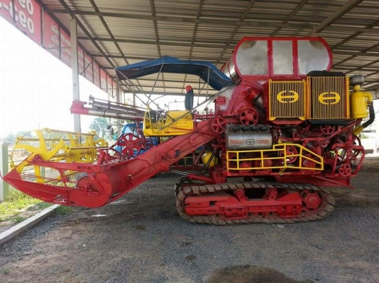 ขายรถเกี่ยวข้าว ศักดิ์พัฒนา BIG37 อุ้ม2.5ตัน เครื่องMITSUBISHI 225แรง ปั้ม23 เลททั้งคัน รถสวยสภาพพร้อมใช้งาน สนใจโทร 090-8588220คุณนะ 093-3258446คุณบิว หรือเข้าดูสินค้าอื่นๆได้ที่ www.truck.in.th/498 หรือเพจFacebook ณรงค์ ซื้อขายรถมือสอง (เว็บไซต์ส่วนตัว)