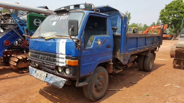 ขาย 6 ล้อดั้ม TOYOTA BU87 วางเครื่อง 4BB1 100 แรงม้า เอกสารเล่มทะเบียนครบ ราคาต่อรองได้ครับ