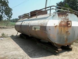 ถังน้ำ 10 ล้อ บรรจุ 16,000 ลิตร