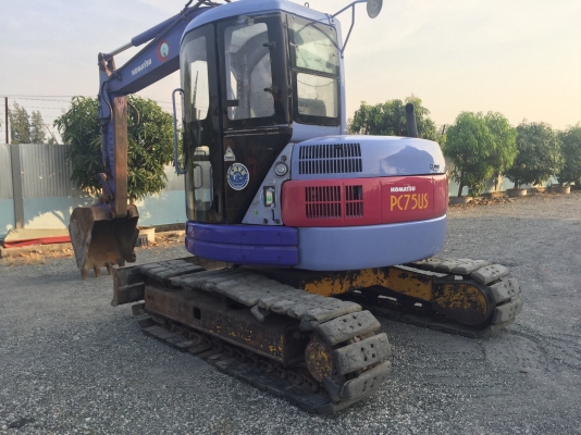 ขายแบคโฮโคมัสสุPC75US นำเข้าญี่ปุ่นไม่เคยใช้งานในไทย มีเอกสารพร้อม แทร็กโซ่เหล็กหุ้มยาง บูมตรง มีลายกระแทก แอร์เย็น ปั้มนิ้วแรงดี สภาพพร้อมใช้งาน