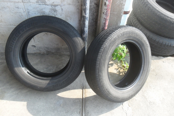 ยาง BRIDGESTONE 175/70R14ปี13 สวยๆ 1 คู่ ราคา 700 บาท