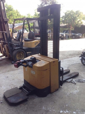 ขายครับโฟ็คลิฟไฟฟ้า ขนาด1ตัน แบตเสื่อม ขาย 29000 บาท