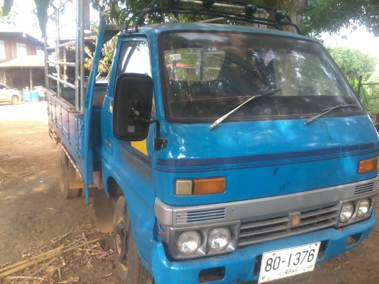 ขายรถหกล้อเล็กสภาพสวยพร้อมใช้งาน ขายรถหกล้อเล็กสภาพสวยพร้อมใช้งาน