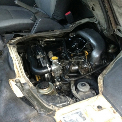 TOYOTA HIACE ปี2004 รถตู้บรรทุก เครื่องเดิมดีเซล3.0แน่น  เอาไว้ใช้งานคุ้ม