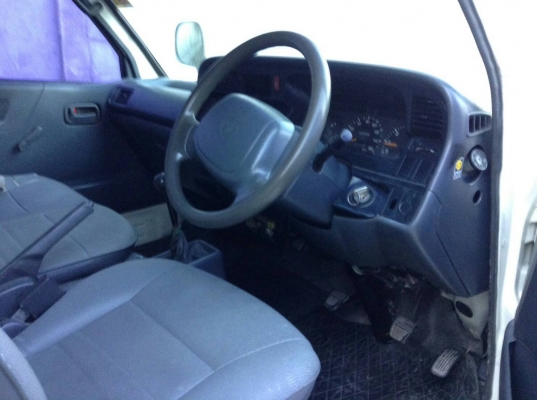 TOYOTA HIACE ปี2004 รถตู้บรรทุก เครื่องเดิมดีเซล3.0แน่น  เอาไว้ใช้งานคุ้ม