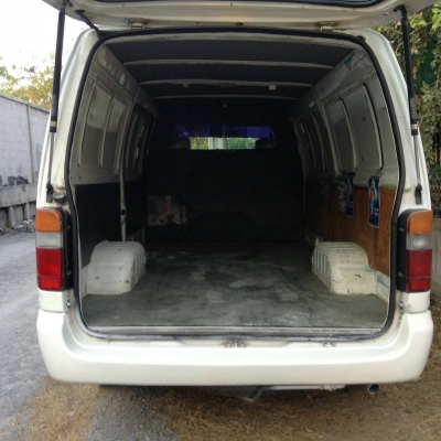 TOYOTA HIACE ปี2004 รถตู้บรรทุก เครื่องเดิมดีเซล3.0แน่น  เอาไว้ใช้งานคุ้ม
