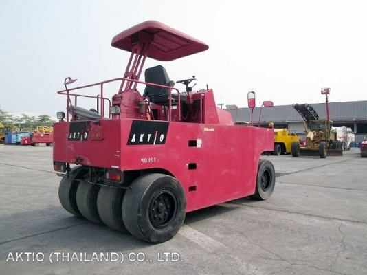 ขายรถบดล้อยาง 7 ล้อ นำเข้าจากญี่ปุ่น