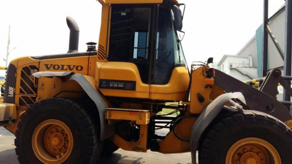 รถตักล้อยางวอลโว่ Volvo Wheel Loader L60Fปี2014 ใช้งานน้อยเทียบเท่า Komatsu WA300 รถตักล้อยางวอลโว่ Volvo Wheel Loader L60Fปี2014 ใช้งานน้อยเทียบเท่า Komatsu WA300