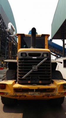 รถตักล้อยางวอลโว่ Volvo Wheel Loader L60Fปี2014 ใช้งานน้อยเทียบเท่า Komatsu WA300 รถตักล้อยางวอลโว่ Volvo Wheel Loader L60Fปี2014 ใช้งานน้อยเทียบเท่า Komatsu WA300