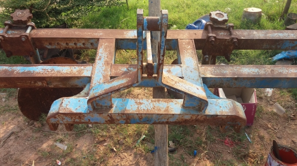 หางยกร่องใส่รถไถฟอร์ด