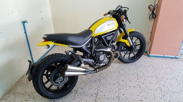 ขาย Ducati Scrambler ปี 2015 ใหม่มาก ไมล์ 5,xxx แต่งเต็ม
