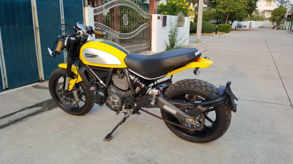 ขาย Ducati Scrambler ปี 2015 ใหม่มาก ไมล์ 5,xxx แต่งเต็ม