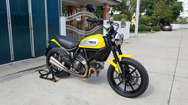 ขาย Ducati Scrambler ปี 2015 ใหม่มาก ไมล์ 5,xxx แต่งเต็ม