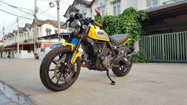 ขาย Ducati Scrambler ปี 2015 ใหม่มาก ไมล์ 5,xxx แต่งเต็ม