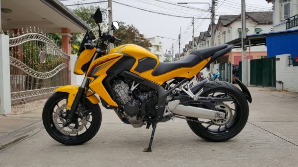 ขาย Honda CB650F ปี 2014 วิ่ง 9,xxx สภาพสวยมาก พร้อมของแต่ง