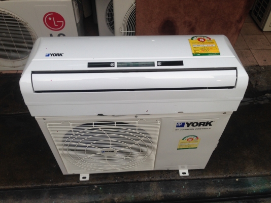 **** ขายแอร์ YORK 9000 BTU สภาพสวย ****