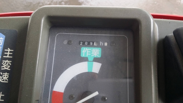 รถเกี่ยวข้าวพร้อมนวดข้าวในตัว แบบนั่งขับ เก่าญี่ปุ่น  YANMAR  รุ่น  Ee-4 เกี่ยวข้าว 2 แถว สภาพสวย